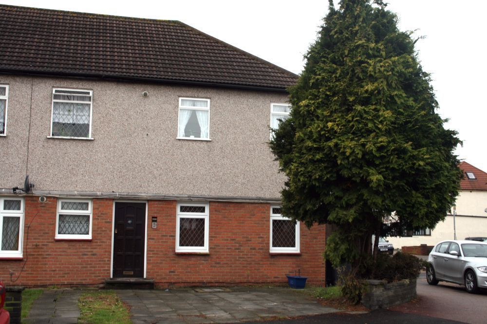 Title:What a bargain? A one bedroom first floor flat with extra loft space, boarded with window, ready to use as you wish. Vendor eager to sell, call 