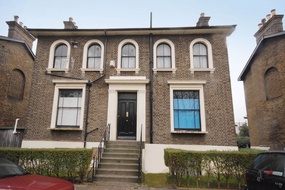 Title:This is a rare opportunity to purchase an imposing detached, double fronted period property. The house has potential for grand designs with an a