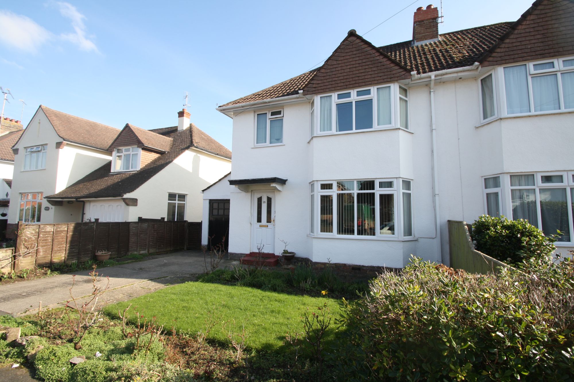 Semi-Detached House, 3 bedrooms, Freehold