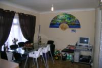 Mid-Terrace House, 3 bedrooms, Freehold