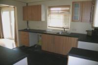 Mid-Terrace House, 3 bedrooms, Freehold