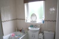 Mid-Terrace House, 4 bedrooms, Freehold