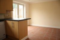 Mid-Terrace House, 4 bedrooms, Freehold