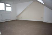 Mid-Terrace House, 4 bedrooms, Freehold