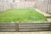 Mid-Terrace House, 4 bedrooms, Freehold