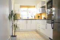 Semi-Detached House, 4 bedrooms, Freehold