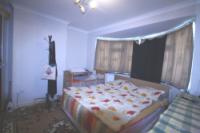 Mid-Terrace House, 3 bedrooms, Freehold