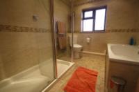 Semi-Detached House, 3 bedrooms, Freehold