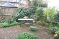 Mid-Terrace House, 2 bedrooms, Freehold