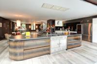 End-of-Terrace House, 6 bedrooms, Freehold