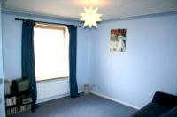 Mid-Terrace House, 2 bedrooms, Freehold