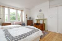Mid-Terrace House, 7 bedrooms, Freehold