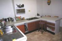 Mid-Terrace House, 7 bedrooms, Freehold