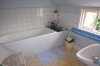 Mid-Terrace House, 7 bedrooms, Freehold