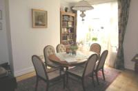 Mid-Terrace House, 4 bedrooms, Freehold