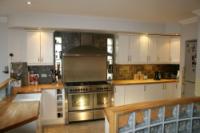 Semi-Detached House, 5 bedrooms, Freehold