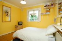 Mid-Terrace House, 4 bedrooms, Freehold