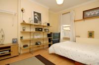 Mid-Terrace House, 4 bedrooms, Freehold