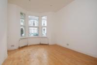 Mid-Terrace House, 5 bedrooms, Freehold