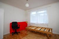 Mid-Terrace House, 4 bedrooms, Freehold