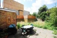 Semi-Detached House, 3 bedrooms, Freehold