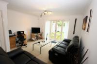Mid-Terrace House, 2 bedrooms, Freehold