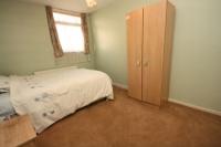 Mid-Terrace House, 4 bedrooms, Freehold