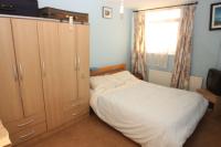Mid-Terrace House, 4 bedrooms, Freehold