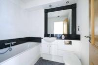Flat / Apartment, 3 bedrooms, Leasehold
