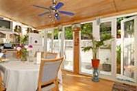 Mid-Terrace House, 7 bedrooms, Freehold