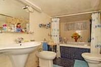 Mid-Terrace House, 7 bedrooms, Freehold
