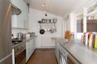 Mid-Terrace House, 3 bedrooms, Freehold