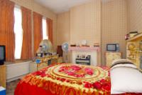 Mid-Terrace House, 4 bedrooms, Freehold