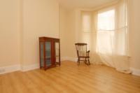 Mid-Terrace House, 4 bedrooms, Freehold