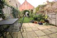 Mid-Terrace House, 3 bedrooms, Freehold