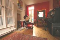 Mid-Terrace House, 3 bedrooms, Freehold