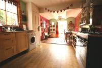 Mid-Terrace House, 3 bedrooms, Freehold