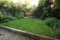 Mid-Terrace House, 3 bedrooms, Freehold