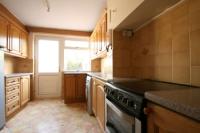 Mid-Terrace House, 5 bedrooms, Freehold