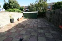 Mid-Terrace House, 5 bedrooms, Freehold
