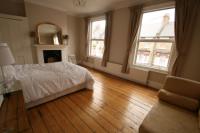 Mid-Terrace House, 5 bedrooms, Freehold