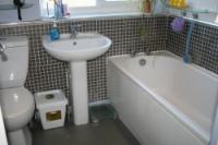 Mid-Terrace House, 2 bedrooms, Freehold