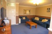 Mid-Terrace House, 2 bedrooms, Freehold