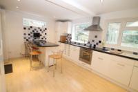 Semi-Detached House, 3 bedrooms, Freehold