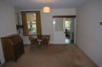Mid-Terrace House, 5 bedrooms, Freehold