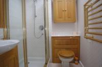 Mid-Terrace House, 4 bedrooms, Freehold