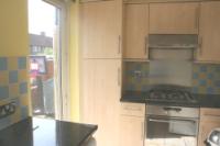 Mid-Terrace House, 4 bedrooms, Freehold