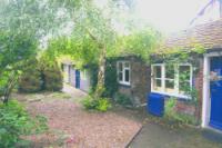 Mid-Terrace House, 4 bedrooms, Freehold