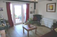 Mid-Terrace House, 2 bedrooms, Freehold