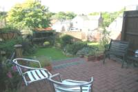 Mid-Terrace House, 2 bedrooms, Freehold